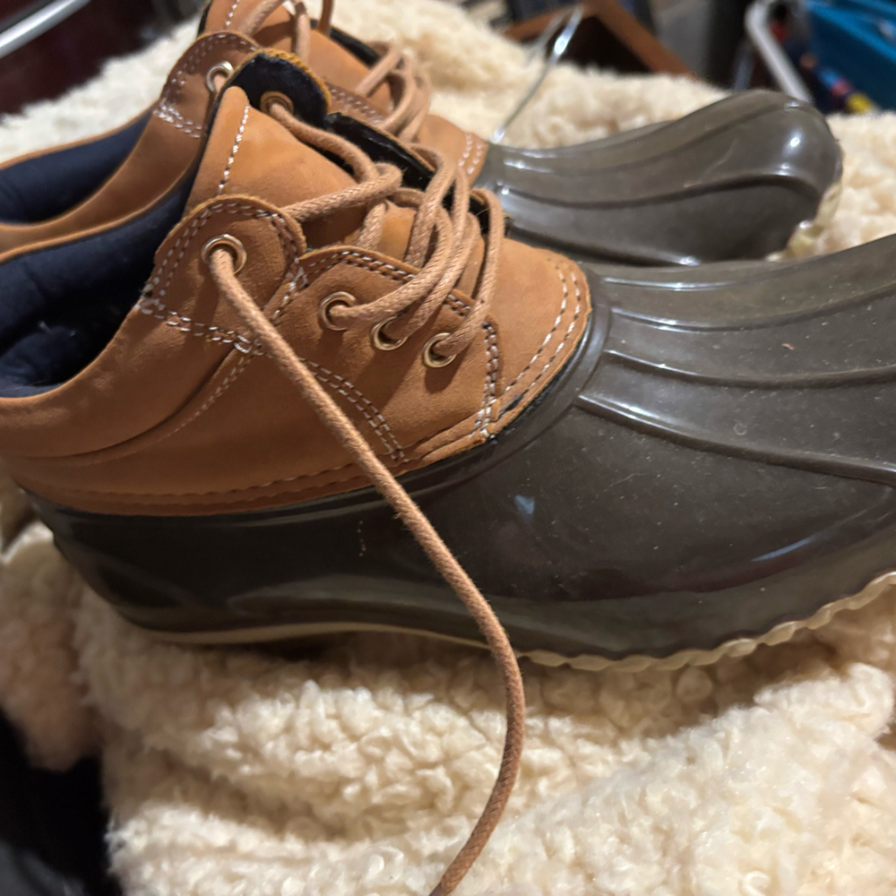 Tommy Hilfiger women's duckboots